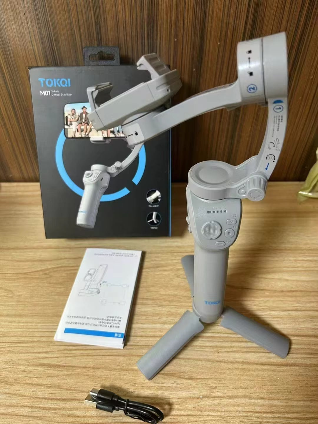 TOKQI M01 Stabilisateur de téléphone à cardan portable avec lumière de remplissage Stabilisateur 3 axes Intelligent Reconnaissance Visage Suivi Anti-Secouement Cardan Diffusion en direct